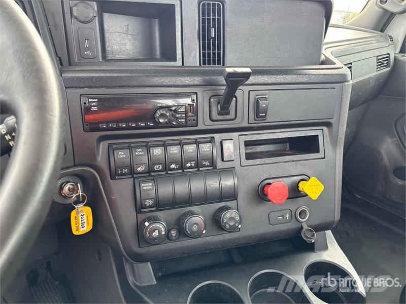 International RH613 6x4 T/A Day Cab Truck Tractor Cavalos mecânicos