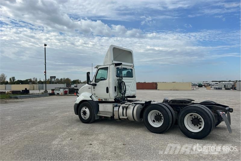 International RH613 6x4 T/A Day Cab Truck Tractor وحدات الجر
