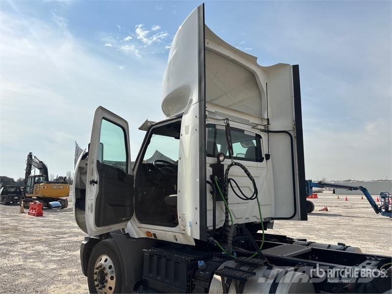 International RH613 6x4 T/A Day Cab Truck Tractor Vilcēji