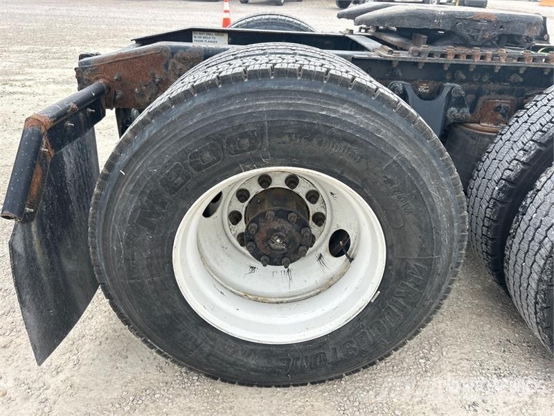 International RH613 6x4 T/A Day Cab Truck Tractor Тягачі