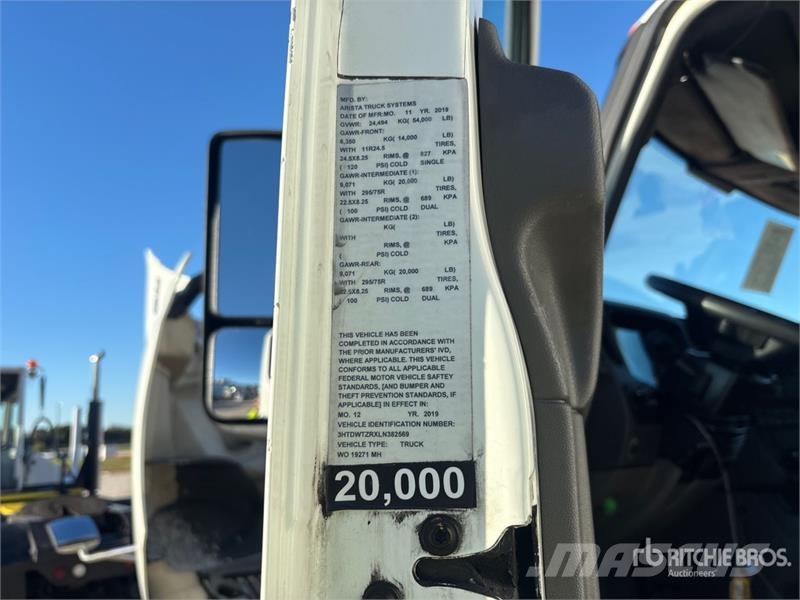 International RH613 6x4 Van Truck Грузовики-Фургоны