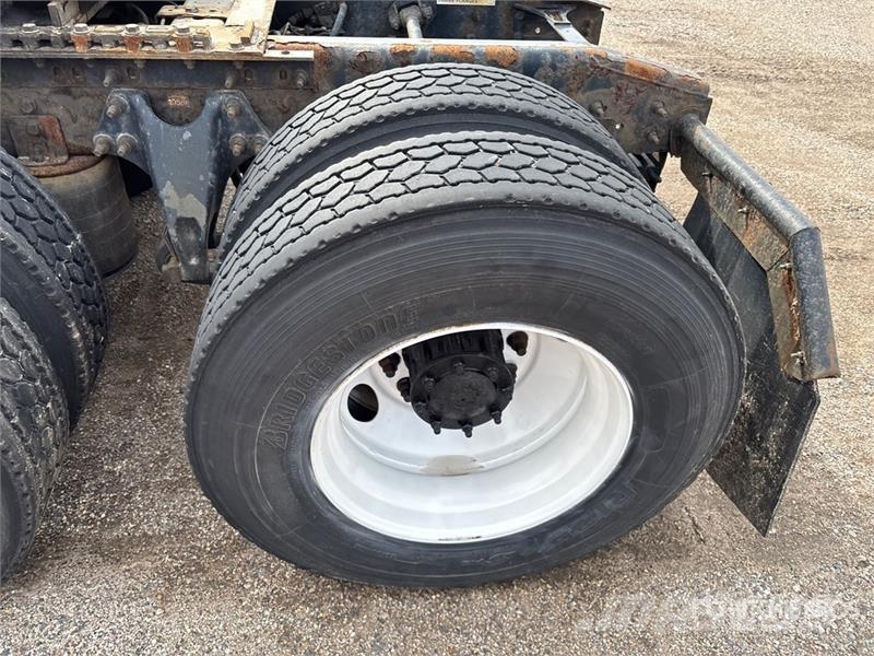 International RH613 6x4 T/A Day Cab Truck Tractor Cavalos mecânicos
