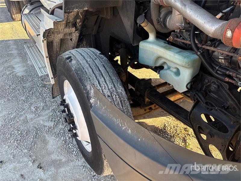 International RH613 6x4 Van Truck Грузовики-Фургоны