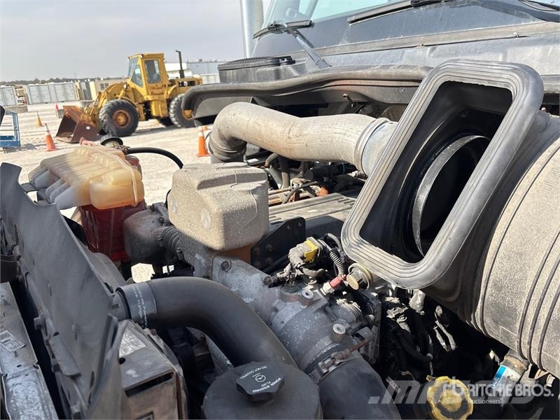 International RH613 6x4 T/A Day Cab Truck Tractor Vilcēji