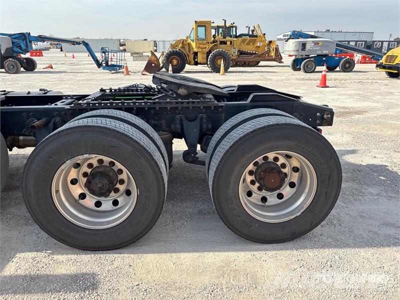 International RH613 6x4 T/A Day Cab Truck Tractor Vilcēji