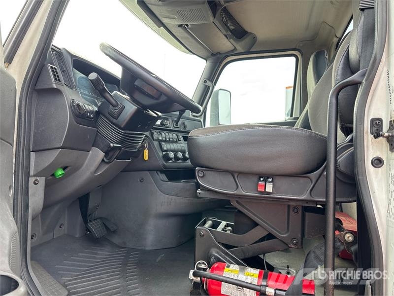 International RH613 6x4 T/A Day Cab Truck Tractor Cavalos mecânicos