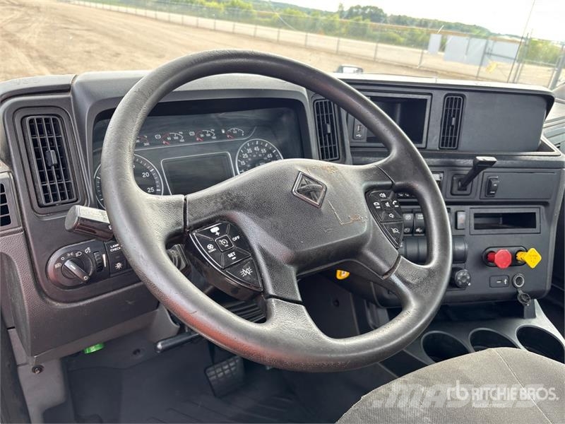 International RH613 6x4 T/A Day Cab Truck Tractor Cavalos mecânicos