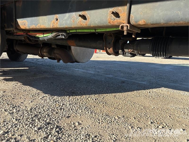 International RH613 6x4 Van Truck Umpikorikuorma-autot