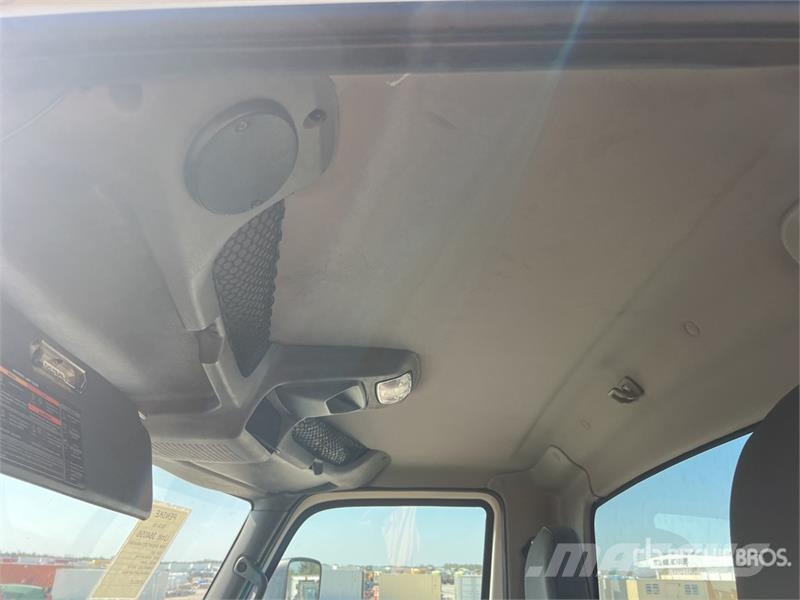 International RH613 6x4 T/A Day Cab Truck Tractor Trekkers