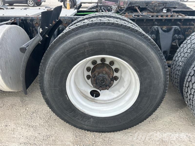 International RH613 6x4 T/A Day Cab Truck Tractor Тягачі
