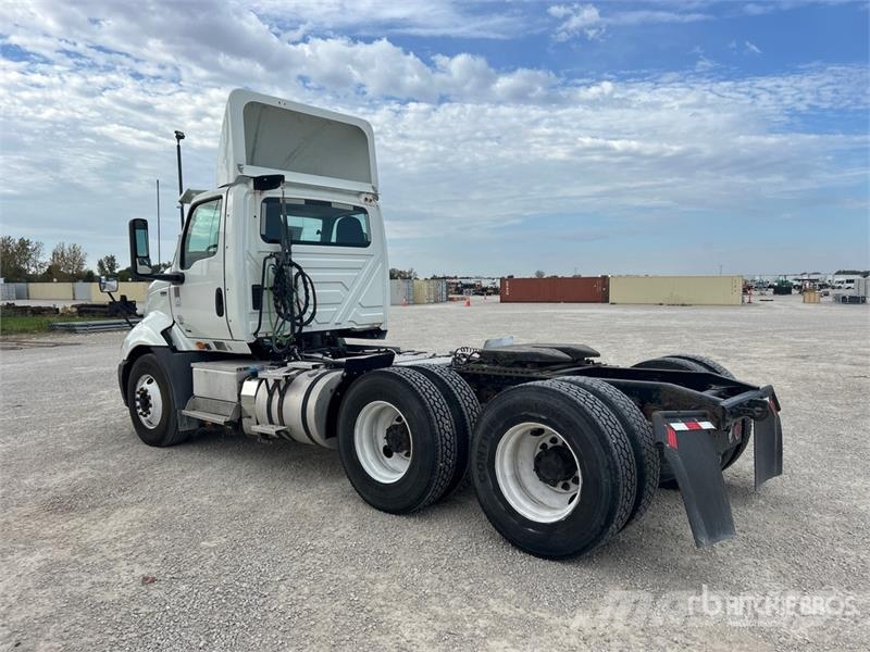 International RH613 6x4 T/A Day Cab Truck Tractor Тягачі
