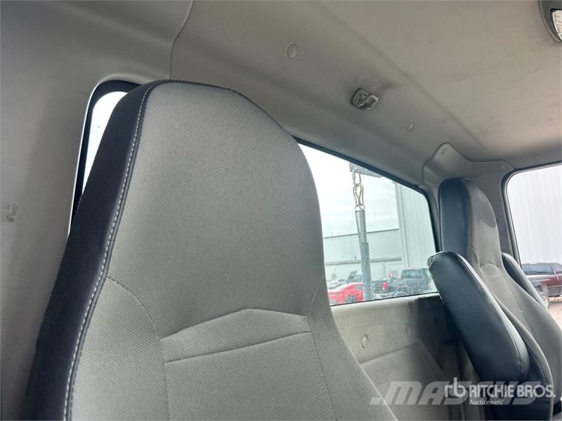 International RH613 6x4 T/A Day Cab Truck Tractor Тягачі