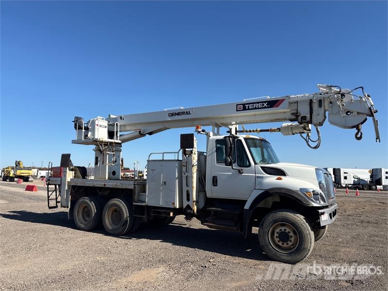 International WorkStar 7400 Polovni mobilni kamioni za bušenje