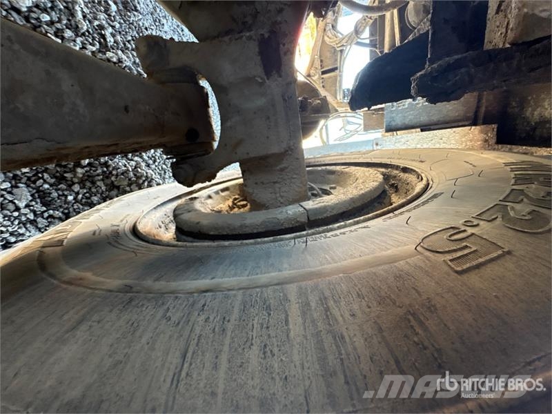 International WorkStar 7400 Polovni mobilni kamioni za bušenje