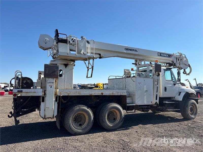 International WorkStar 7400 Polovni mobilni kamioni za bušenje