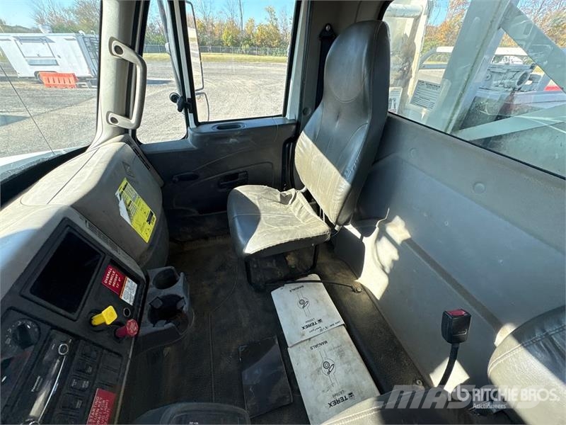 International WorkStar 7400 Polovni mobilni kamioni za bušenje