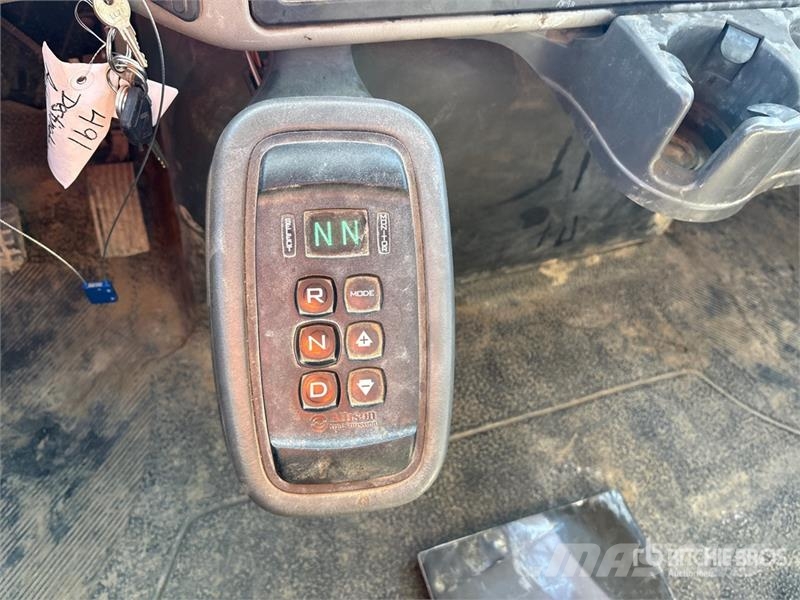 International WorkStar 7400 Polovni mobilni kamioni za bušenje