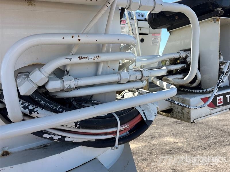 International WorkStar 7400 Polovni mobilni kamioni za bušenje