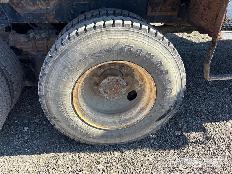 International WorkStar 7400 Polovni mobilni kamioni za bušenje