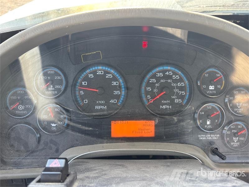 International WorkStar 7400 Polovni mobilni kamioni za bušenje