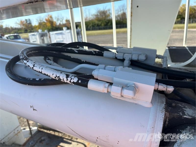 International WorkStar 7400 Polovni mobilni kamioni za bušenje