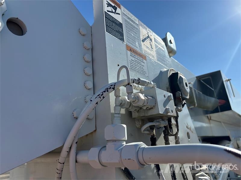 International WorkStar 7400 Polovni mobilni kamioni za bušenje