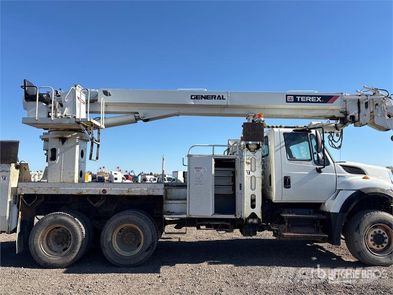 International WorkStar 7400 Polovni mobilni kamioni za bušenje