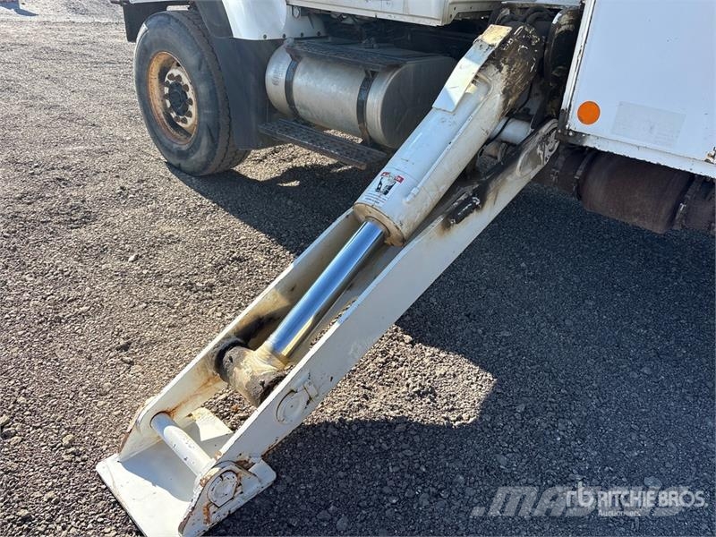 International WorkStar 7400 Polovni mobilni kamioni za bušenje