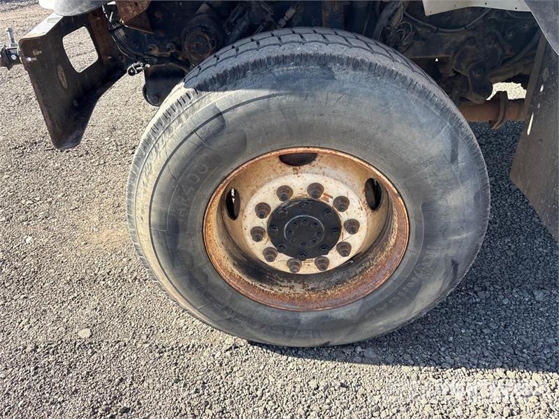 International WorkStar 7400 Polovni mobilni kamioni za bušenje