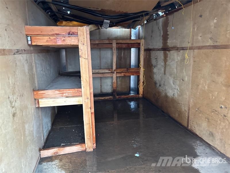 Interstate 1714TA2 14 ft T/A Enclosed Trailer Причепи-фургони