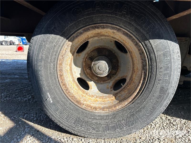 Interstate 28 ft T/A Equipment Trailer Reboques de transporte Auto