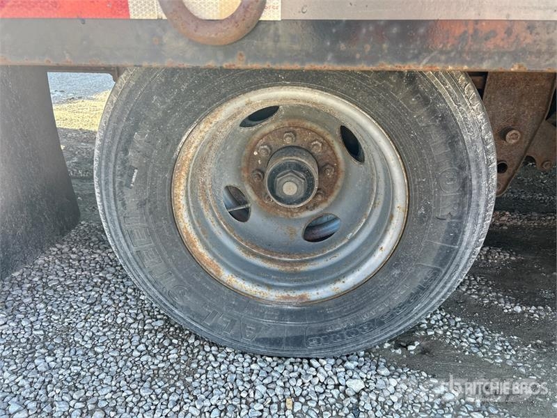 Interstate 28 ft T/A Equipment Trailer Biltransportsläp