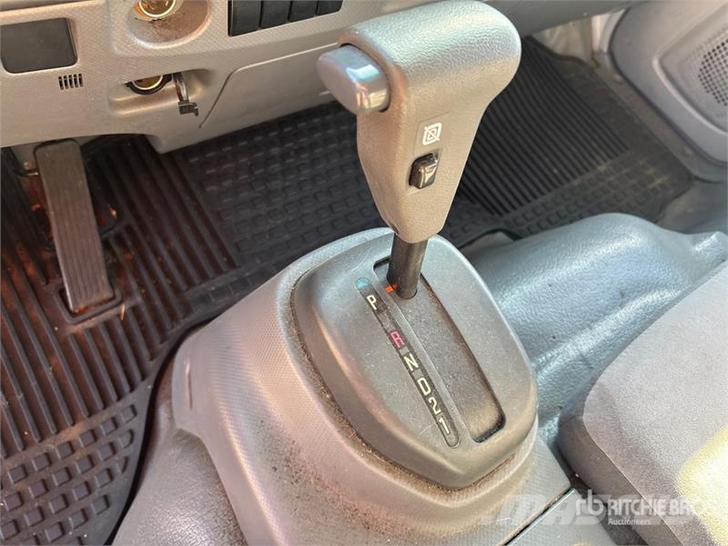 Isuzu NPR Furgons