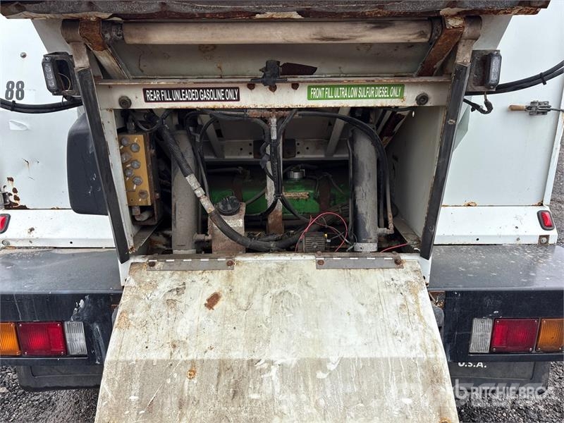 Isuzu NPR Utcaseprő teherautók