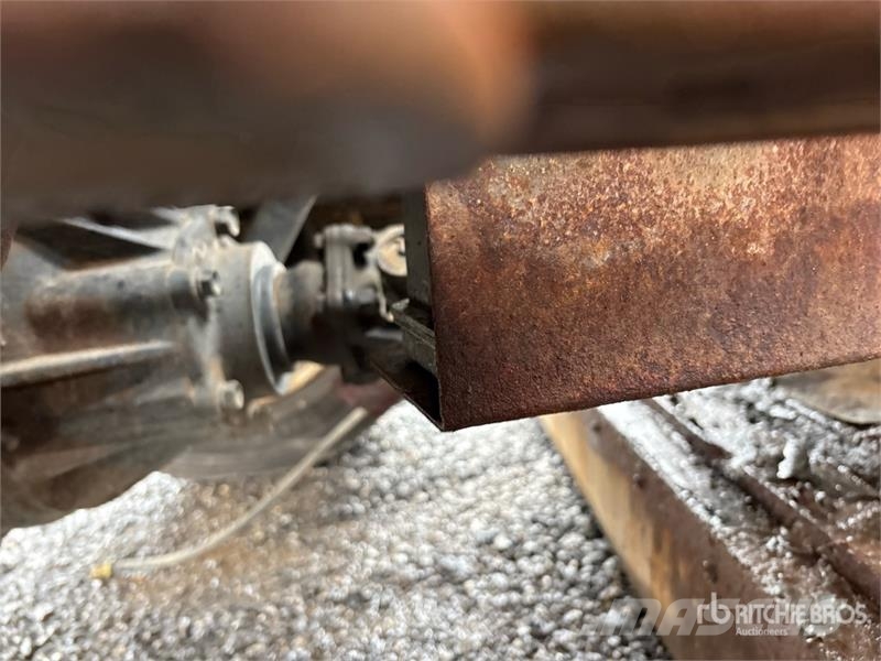 Isuzu NPR Utcaseprő teherautók
