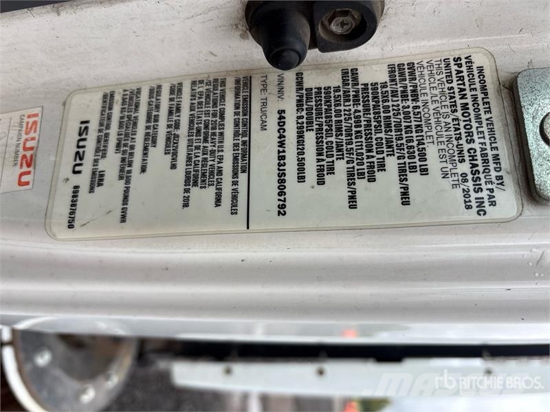 Isuzu NPR Utcaseprő teherautók