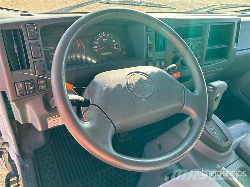 Isuzu NPR Furgons