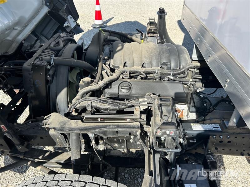 Isuzu NPR شاحنات بدرجة حرارة قابلة للضبط