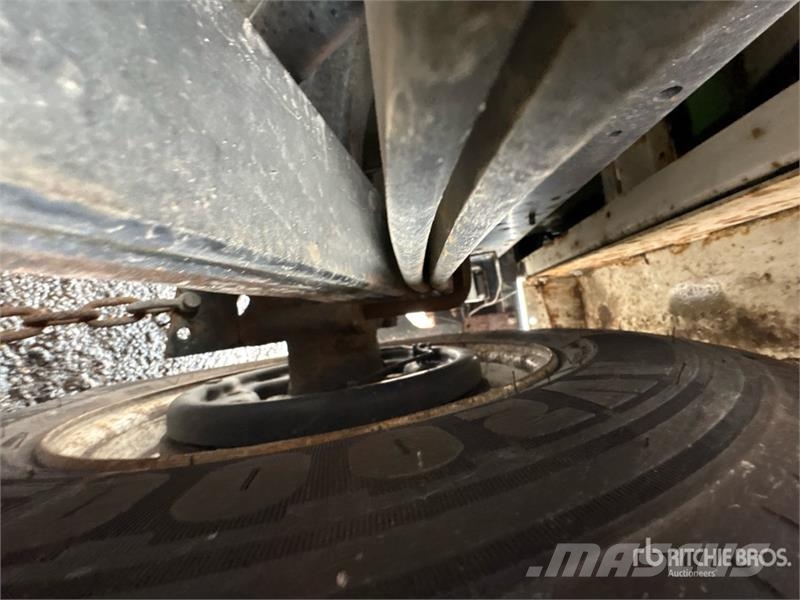 Isuzu NPR Utcaseprő teherautók