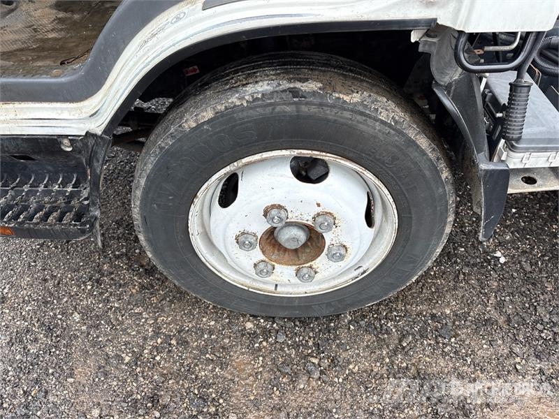 Isuzu NPR Utcaseprő teherautók