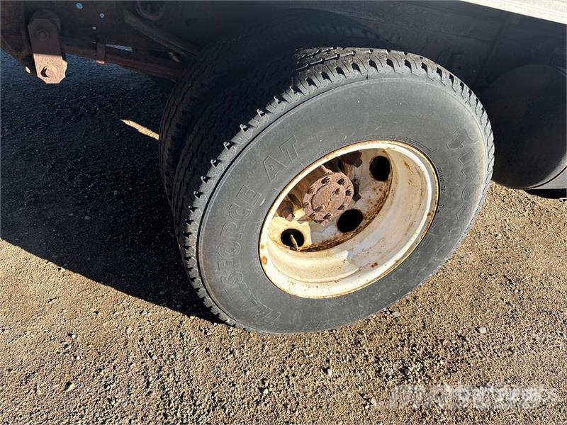 Isuzu NPR Furgons