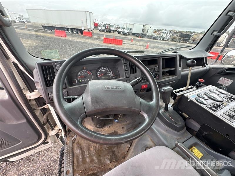 Isuzu NPR Utcaseprő teherautók