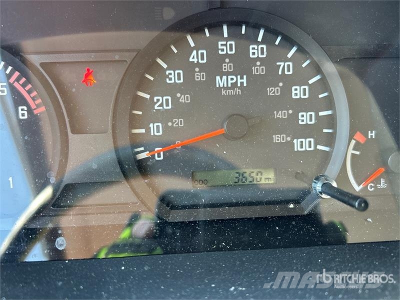 Isuzu NPR شاحنات بدرجة حرارة قابلة للضبط