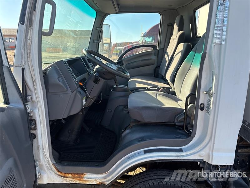 Isuzu NPR Furgons