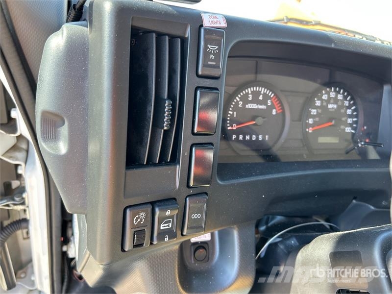 Isuzu NPR شاحنات بدرجة حرارة قابلة للضبط