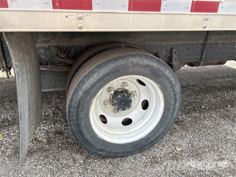 Isuzu NPR HD Camiones caja cerrada