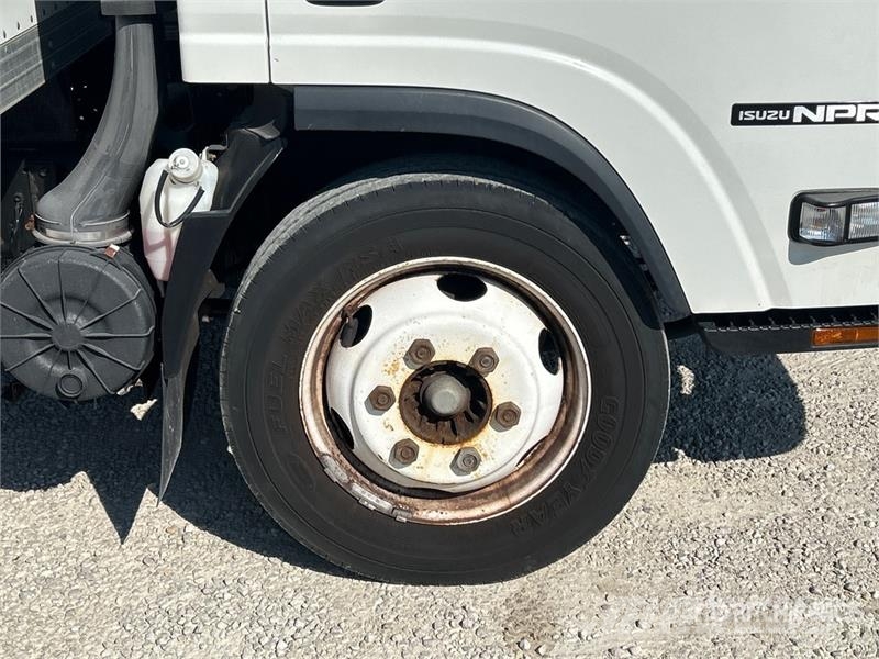 Isuzu NPR HD Kastenaufbau