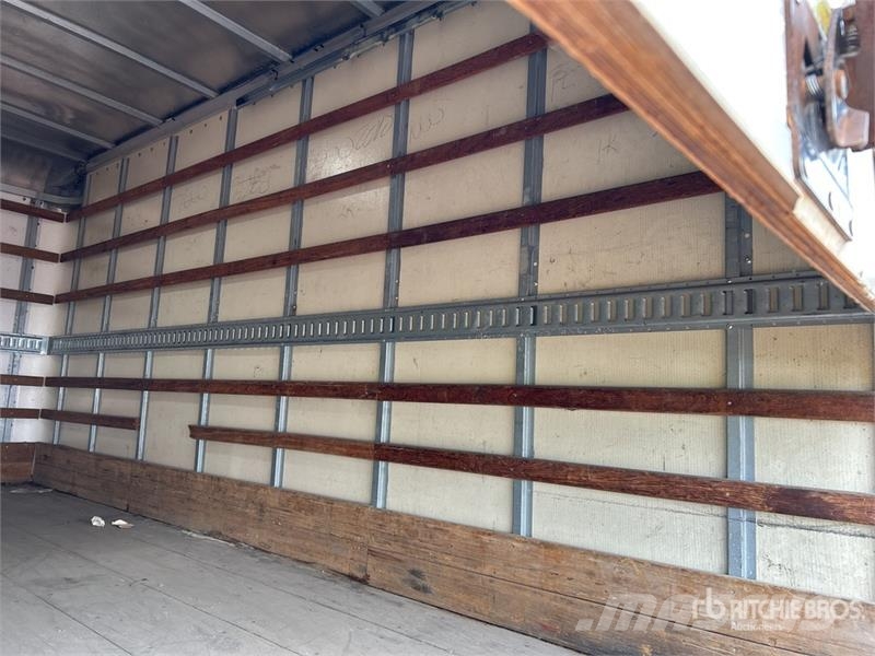 Isuzu NPR HD Camiones caja cerrada