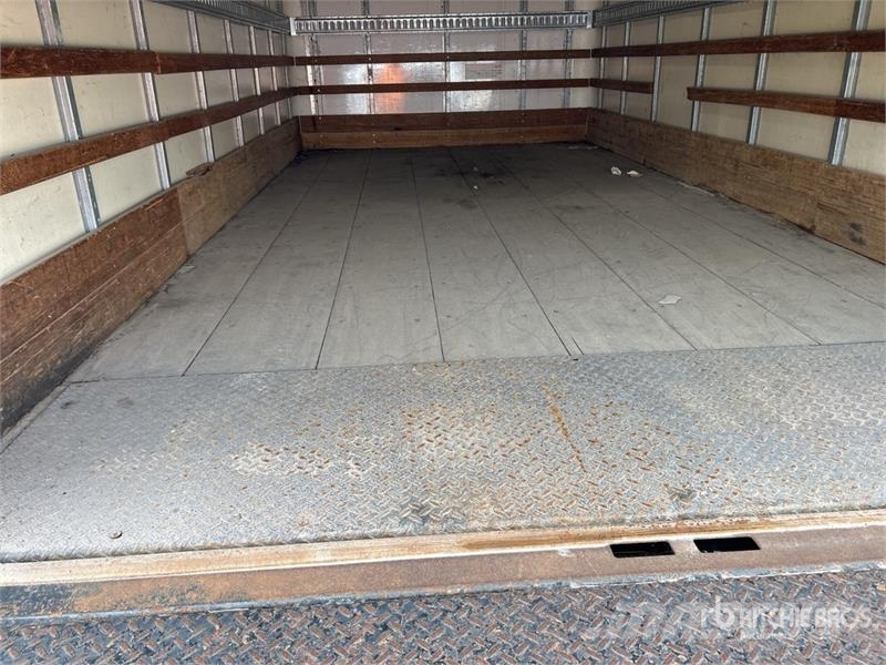 Isuzu NPR HD Camiones caja cerrada