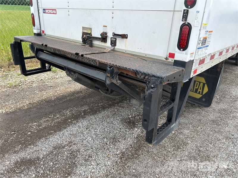 Isuzu NPR HD Camiones caja cerrada